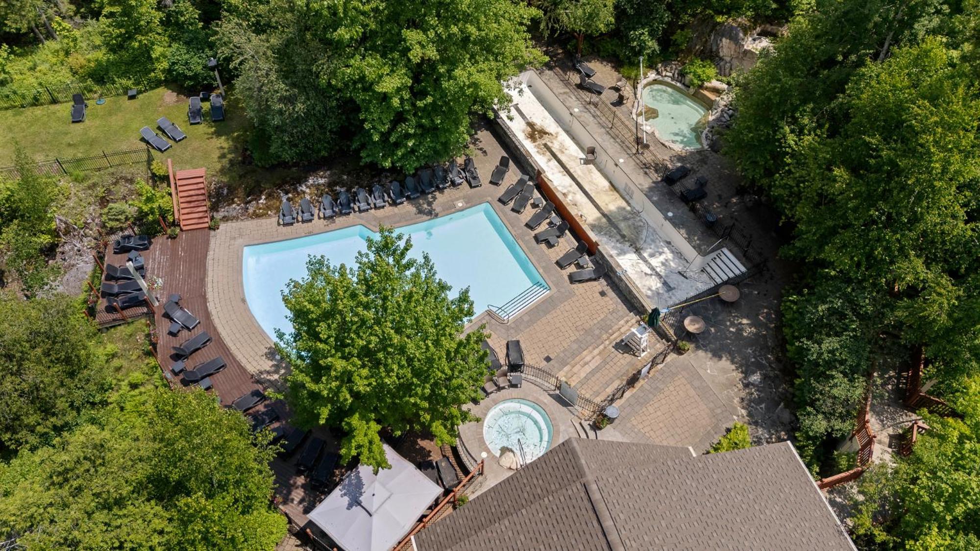 Les Manoirs Wpool & Hot Tub Near Village 120-7 蒙特朗布朗 外观 照片